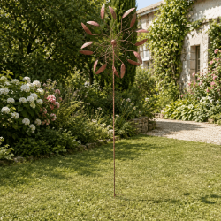Molino de viento de 237 cm instalado en un jardín natural