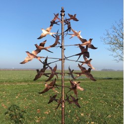 Molino de viento decorativo para jardín en metal motivo Golondrina 179,00 € LEZARD DU JARDIN