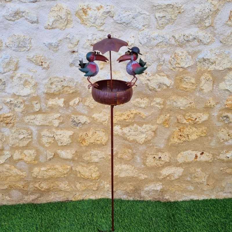Comedero para pájaros de metal con parasol y dos aves