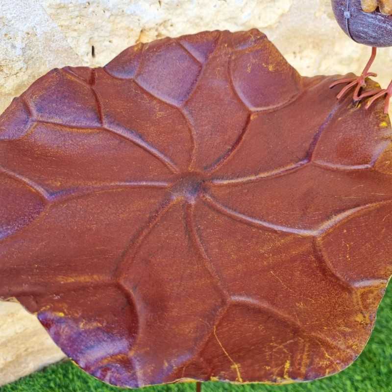 Mangeoire abreuvoir bain à oiseau sur pic en métal 120x35 vue de la coupelle