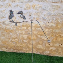 Mobile de jardin humoristique avec finition patinée.