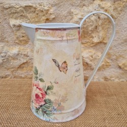 Broc decorativo estilo antiguo con motivos decorativos de mariposas y flores 18,90 € LEZARD DU JARDIN