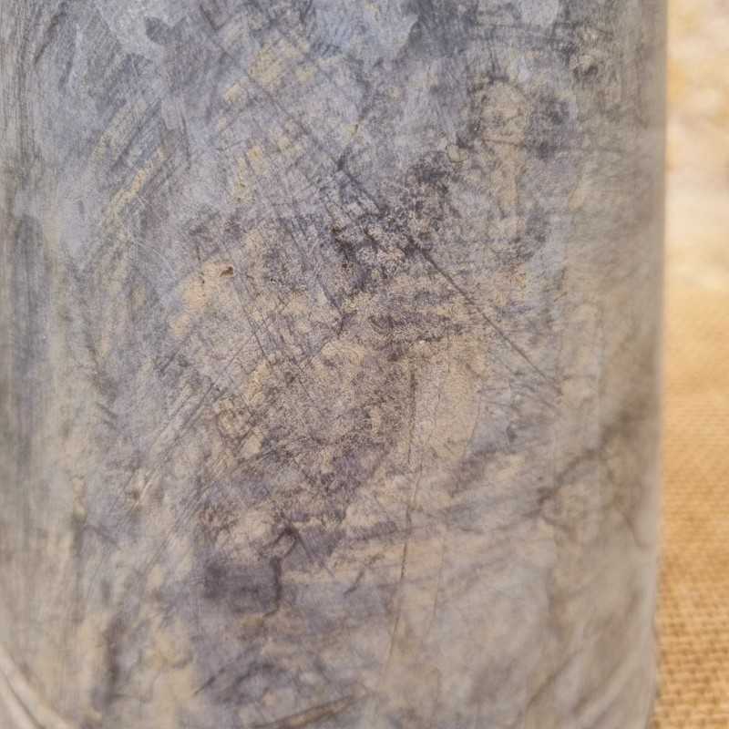 Broc décoratif style ancien gris