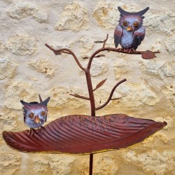 Bain d'oiseau sur pic en fer Chouette ,mangeoire H127 cm 39,90 € LEZARD DU JARDIN