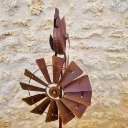 Pincho, molino de viento decorativo para jardín en hierro con motivo de gallo y acabado óxido 54,90 € LEZARD DU JARDIN
