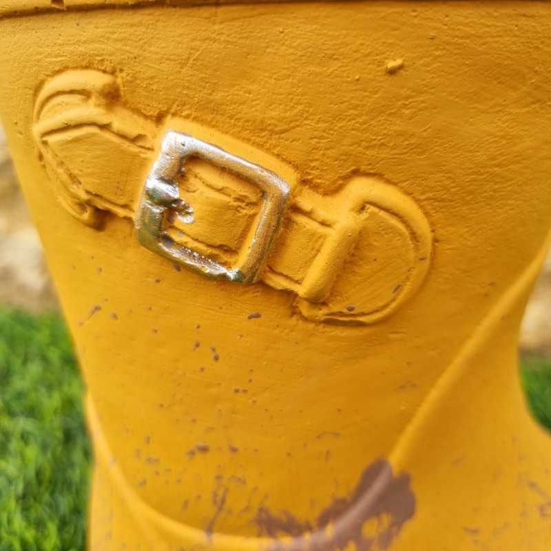 Maceta portaplanta de barro Bota del Jardinero 28,90 € LEZARD DU JARDIN