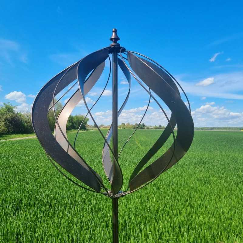 Éolienne décorative de jardin modèle Châteaudun – Un moulin à vent qui danse avec la brise-  photo principal