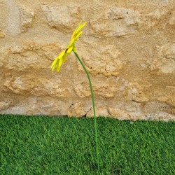Flor de hierro amarilla con centro de lentejuelas 8,90 € LEZARD DU JARDIN