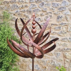 Molino de viento decorativo para jardín en hierro cobreado modelo CHANTILLY 169,00 € LEZARD DU JARDIN