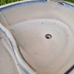 Baño para pájaros, comedero de barro cocido para colocar blanco azul 28,90 € LEZARD DU JARDIN