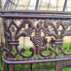 Cesta de hierro burdeos beige 22,90 € LEZARD DU JARDIN