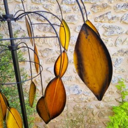 Detalle del molino de viento Balanzac girando suavemente con el viento