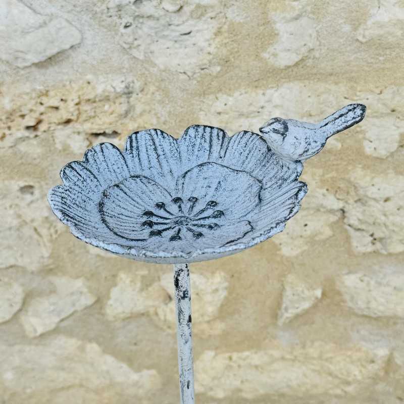 Detalle de la bandeja floral de hierro fundido de 14,5 cm