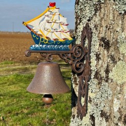 Campana de pared de hierro fundido con velero