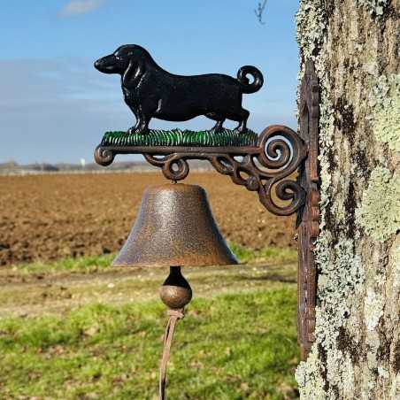 Campana de pared de hierro fundido con perro