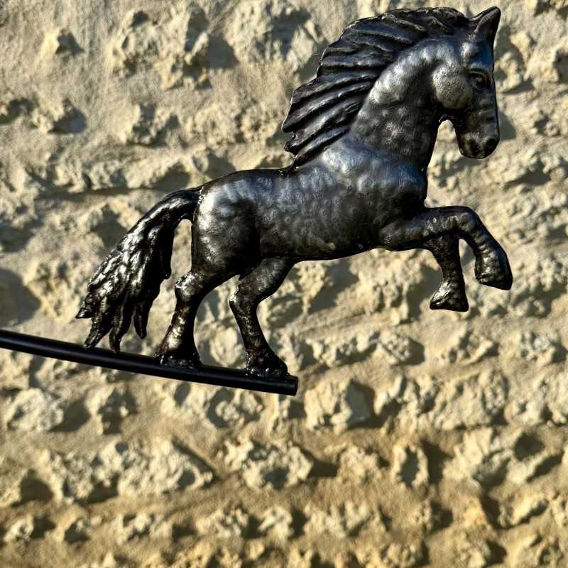 Móvil de acero inoxidable caballo encabritado 160 cm – Escultura ecuestre – Lézard du Jardin
