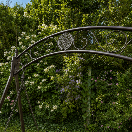 Arco decorativo y respaldo de estilo gótico – Vista frontal