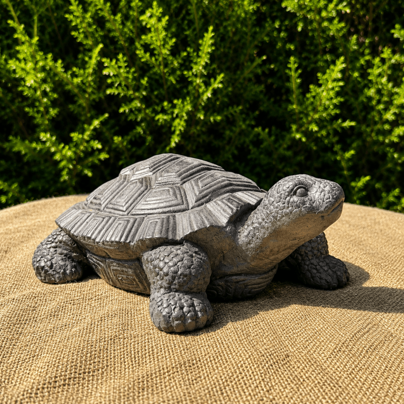 Tortuga decorativa de jardín de resina efecto piedra – Vista frontal