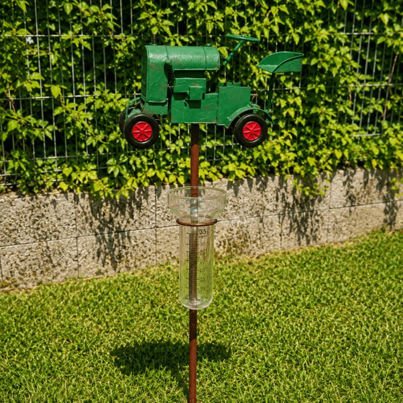 Pluviómetro decorativo con forma de tractor verde – descripción general