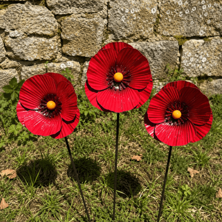 Juego de 3 amapolas decorativas de metal con estaca: vista de las 3 amapolas