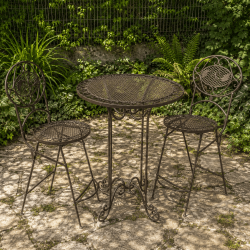 Conjunto de jardín de hierro forjado con mesa alta y dos sillas