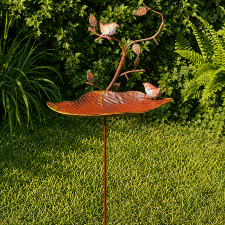 Baño para pájaros en forma de hoja sobre estaca de 146 cm