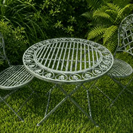Mesa redonda de jardín con motivos de flor de lis – Detalle