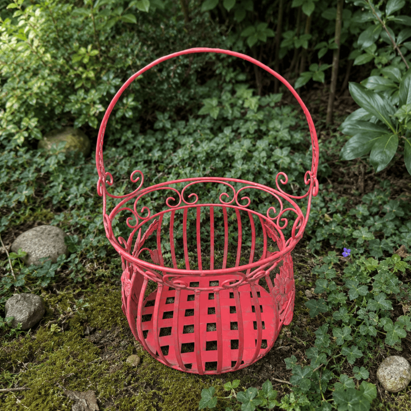 Soporte para macetas de metal con pátina roja – vista frontal del modelo grande