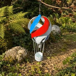 Farol globo aerostático de metal rojo, azul y blanco