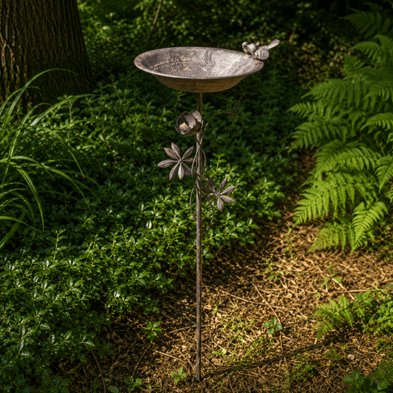 Baño de aves de metal de 115 cm instalado en el jardín