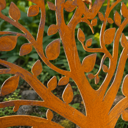 Ramas y hojas caladas del árbol de la vida en forma de corazón – Detalle