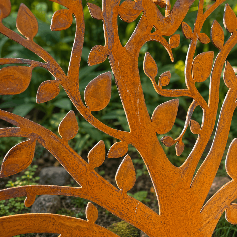 Ramas y hojas caladas del árbol de la vida en forma de corazón – Detalle