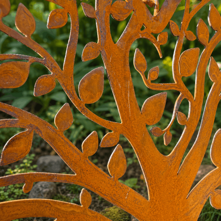 Ramas y hojas caladas del árbol de la vida en forma de corazón – Detalle